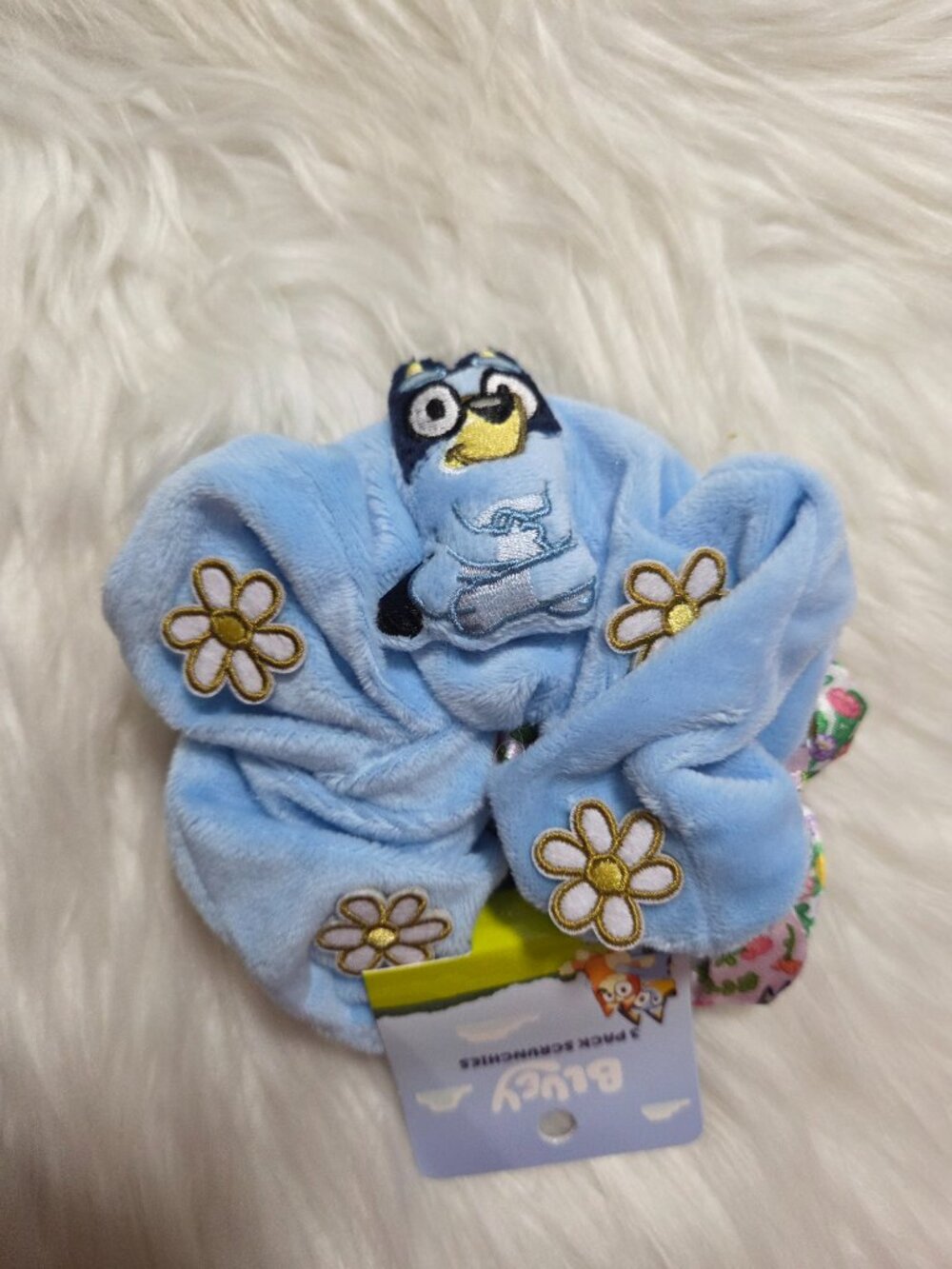 Bluey Scrunchie Set - Picture 3 of 5